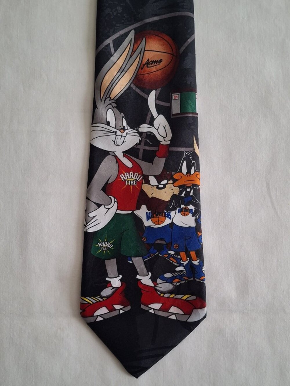 Vintage Neck Tie Necktie 1996 Bugs Bunny Basketball Looney Tunes Warner Brothers